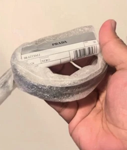 Prada x American Express Centurion schwarz AMEX tragbares Armband versiegelt *NEU* - Bild 1 von 12