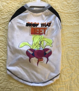 TOP PAW APPAREL FÜR HUNDE T-SHIRT DROP THAT BEET XS BIS XL NEU MIT ETIKETT - Bild 1 von 2