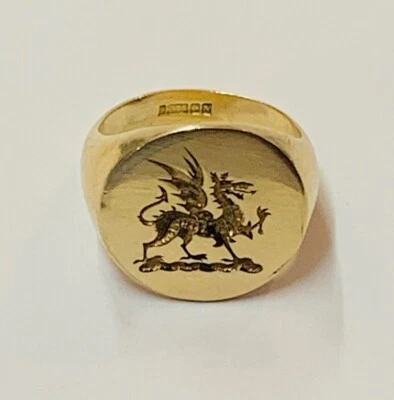 “9ct Solid Gold Welsh Dragon Intaglio Seal Ring” Heavy 14.7g Size S & 1/2 - Image 1 of 4