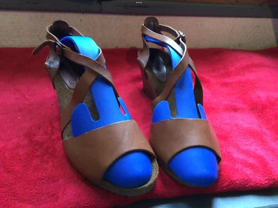 Sandales compensées  neuves Kicker’s cuir camel . T 41  ( L/) - Photo 1/4