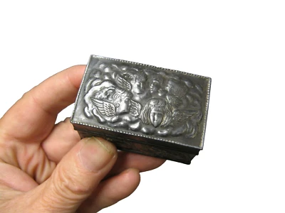  Ancienne boite à pilules à décor d'angelots - Photo 1/4