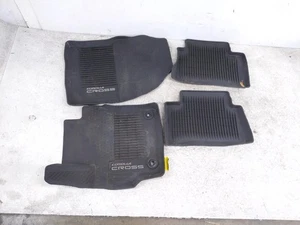 Alfombrillas Toyota Corolla Cross 2022-2024 4 piezas para todo tipo de clima -Pt206-16220-20 - Imagen 1 de 9
