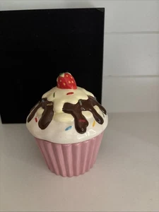 #Cupcake & Cartwheels scatola portagioie con coperchio~VINTAGE NUOVA CON ETICHETTA - Foto 1 di 8