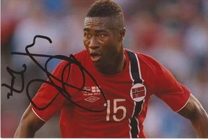 NORUEGA Y NORWICH: FOTO DE ACCIÓN FIRMADA POR ALEXANDER TETTEY 6x4 + certificado de autenticidad - Imagen 1 de 1