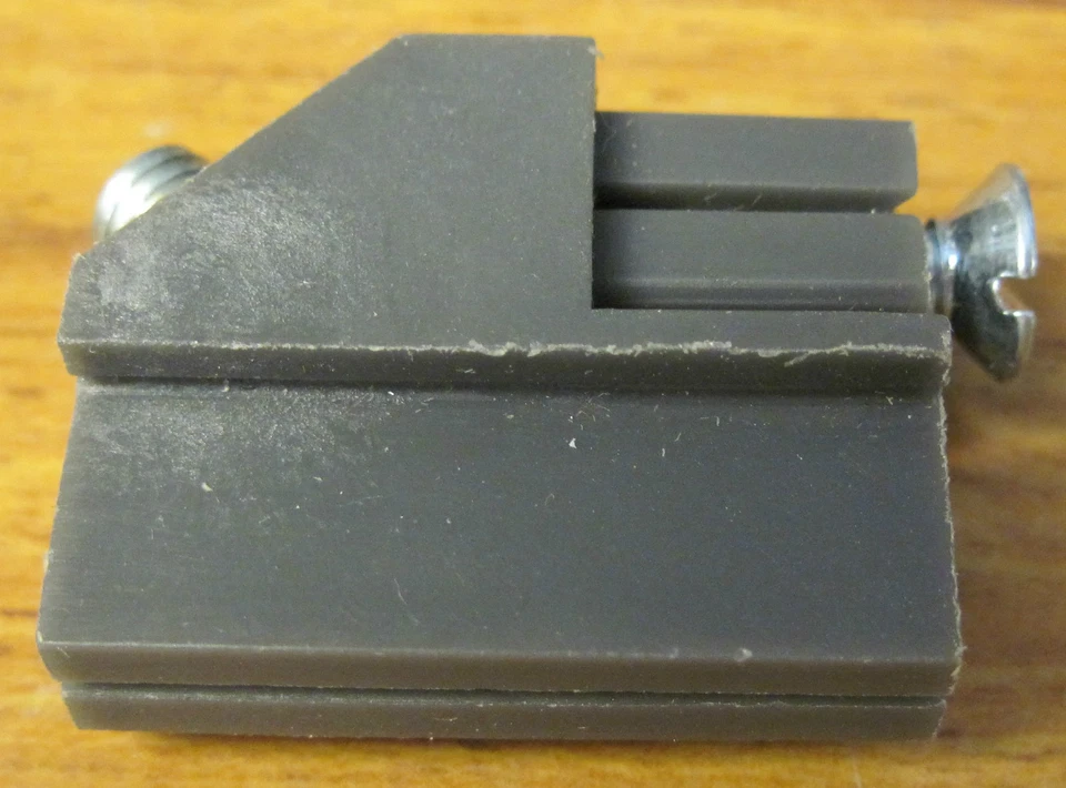 Balluff 516-14-00 6036 Switch Mounting End - Image 1 of 1