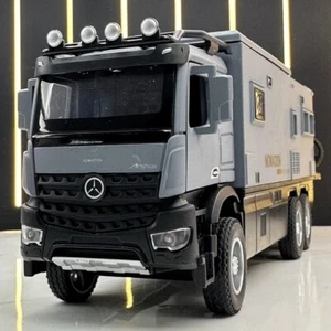 Modellino auto in lega camper Mercedes nomadisn 1:24 grigio - Foto 1 di 3