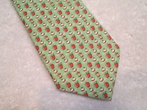 Vineyard Vines Bobbing For Apples Pattern Boys' Necktie NWT $49.50  Made in USA - Picture 1 of 4