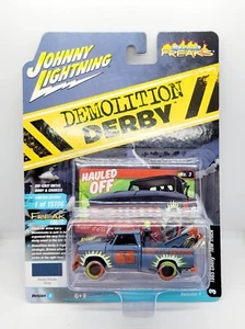Johnny Lightning 2021 Street Freaks Demolition Derby 1965 Tow Hook Truck New  - Picture 1 of 3