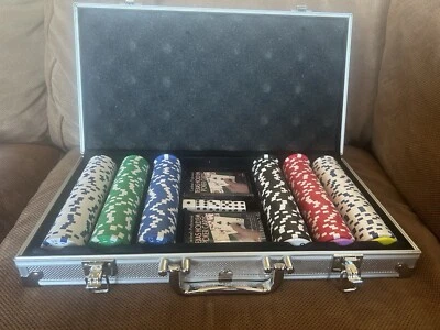 Cardinal's Texas Hold'em Tournament Poker Card And Chip Game Set All New - Image 1 of 3