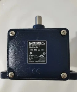 1pcs, Schmersal, new and original, heavy duty limit switch T250-11Z-UE-1224 - Picture 1 of 2