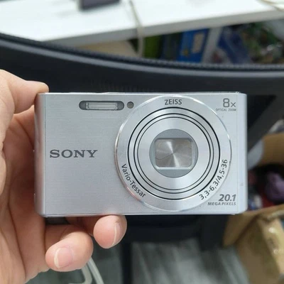 Sony Cyber-Shot DSC-W830 20.1MP 8x zoom Digital Camera Silver -85% New - Image 1 of 4