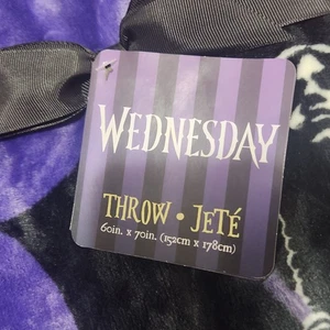 Wednesday Addams Netflix coperta lancio 60x70 pollici viola nero nuova con etichetta - Foto 1 di 3