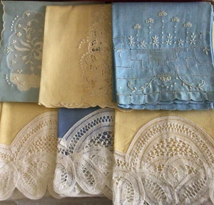 SIX LINEN LACED TEA TOWELS - YELLOW/BLUE - Vintage 1950s - Hand Embroidered - Picture 1 of 16