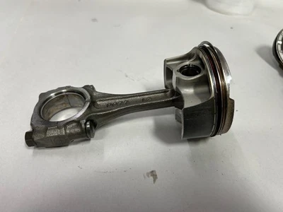 2016-2019 KAWASAKI NINJA ZX-10R ZX10 OEM PISTON AND CONNECTING ROD - Image 1 of 4