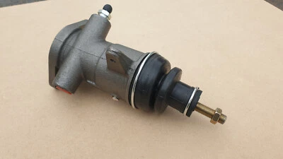 Two Bedford TJ, TK,  J series, Rear Brake Cylinders (Brand New) - Image 1 of 4