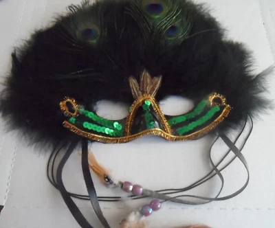 Feathered Green & Black Mask - MARDI GRAS MASQUERADE PARTY EYE MASK - Image 1 of 3