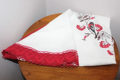 LINEN TABLECLOTH ROUND EMBROIDERED BIRDS LACE BORDER WHITE & MULTICOLOR - Image 1 of 4