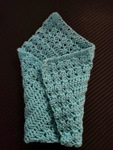 Mini Lacy Blanket DOLL House 1:12 scale, Doily crochet Sleeping Baby Wrap Aqua - Picture 1 of 6