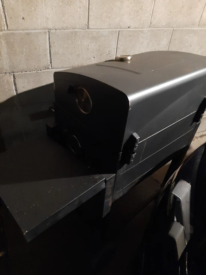 Parrilla de carbón Expert Grill de alta resistencia de 24 pulgadas - negra (XG1910200103) Foto 1 de 1