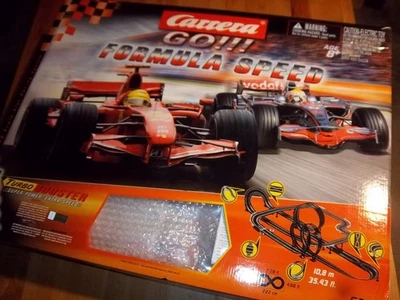 Carrera Go!!! Formula Speed Racetrack con turbo Booster, 35+ pies de pista, 2 coches de F1 Foto 1 de 4