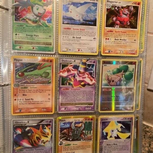 Carpeta Pokémon vintage con muchas cartas holográficas por valor de 700 $USD+ - Imagen 1 de 15