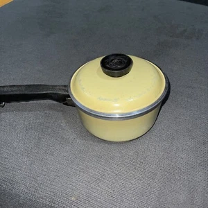 CLUB ALUMINUM Sauce Pans Pot Aluminum & Non-Stick Ivory Cream Vintage Pan - Picture 1 of 7
