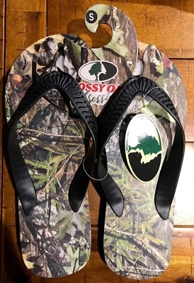 MOSSY OAK OBSESSION CAMO Men's FLIP FLOPS / SANDALS  SMALL NWT - Image 1 of 3