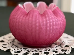 Fenton Glass LG Wright Corn Maize Red Cranberry Rose Bowl Ruffle big 7" x 5" vas - Picture 1 of 6