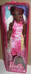 Barbie Fashionista #186 afroamerikanische Puppe mit purpurroten Zöpfen & rosa Liebeskleid - Bild 1 von 5