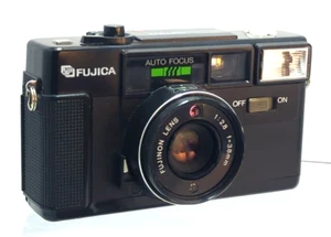 Fujica Auto-7 Auto Focus 38mm-Lens Point/Shoot Camera - Works - Picture 1 of 5