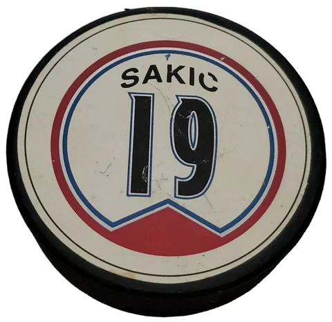 COLORADO AVALANCHE NHL NHLPA VINTAGE SAKIC #19  FOTOPUCK MADE IN 🇨🇳 RARE PUCK Cover