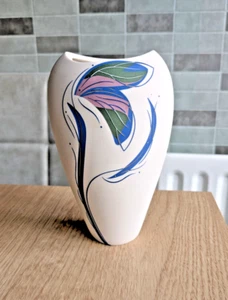 SUE DYER Studio Pottery Butterfly Porcelain Vase Blue/Pink/Green - Picture 1 of 6