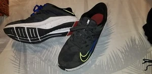 Nike Quest Size 8.5 - Picture 1 of 3