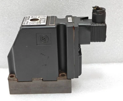 Sauer Danfoss PVES 11084102 Electric Actuator Proportional Valve Used Fast Ship - Image 1 of 4