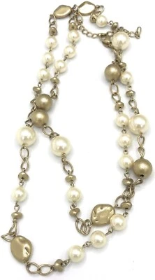 Collar Largo Lia Sophia "Socialite" Cuentas de Oro Mate y Perlas de Vidrio Blanco Foto 1 de 2