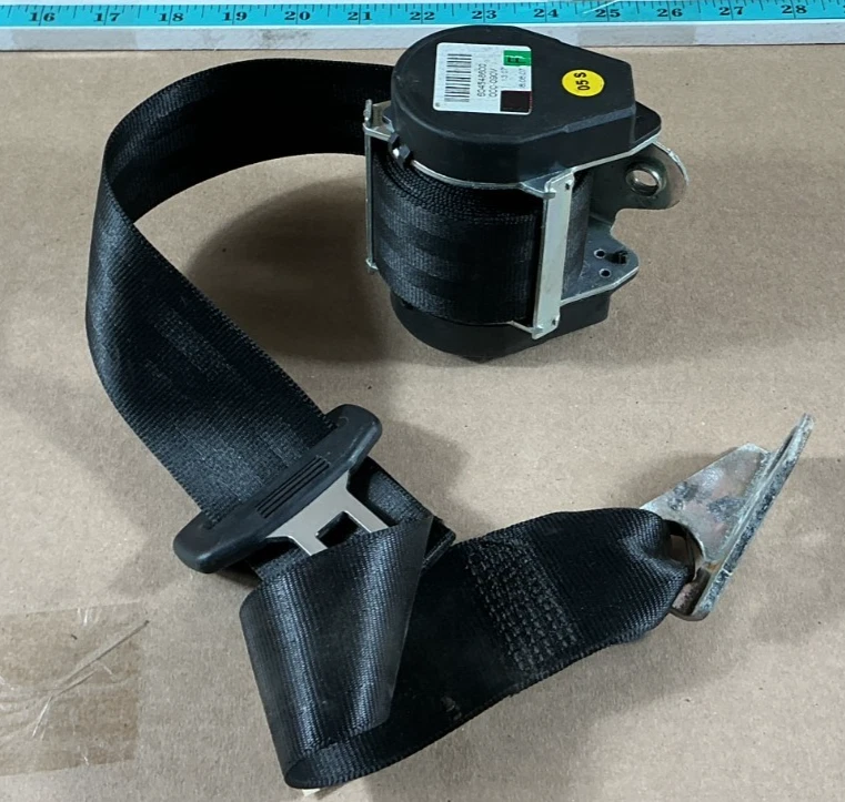 Cinturón de seguridad trasero derecho Volkswagen Golf R32 2006-2009 604548600 OEM Foto 1 de 4