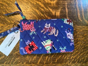 Vera Bradley Essential Zip Wristlet - Catnip Christmas NWT - Picture 1 of 7