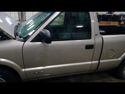 Puerta delantera del conductor Chevrolet manual compatible con 98-05 Blazer S10/Jimmy S15 620577 Foto 1 de 4