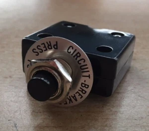 ZE700 Interruttore montaggio su pannello 3A 250V 35 x 14,6 x 31mm NUOVO Z1864 - Foto 1 di 6