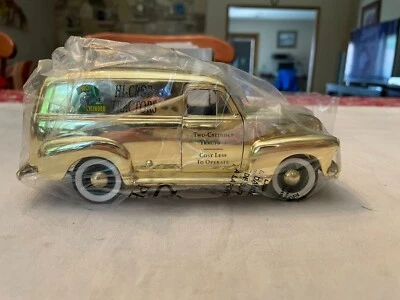 1952 CHEVROLET 3100 PANEL TRUCK GOLD for Two Cyl Club 06/09/00 NIB. - Image 1 of 4