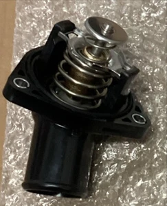 08-11 LEXUS GS460 THERMOSTAT W/ HOUSING , GENUINE OEM, BRAND NEW - Picture 1 of 2