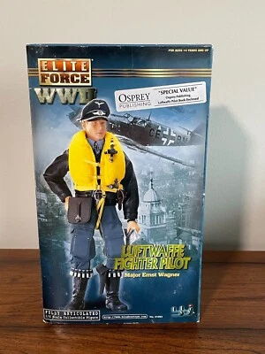BBI Elite Force WWII Luftwaffe Fighter Pilot - Mayor Ernst Wagner con libro de pilotos Foto 1 de 4