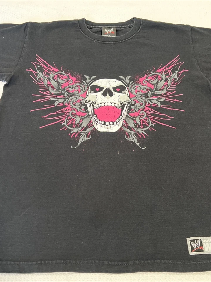 Camiseta vintage 2010 WWE, Bret Hart, The Hit Man, Pink Skull Foto 1 de 4
