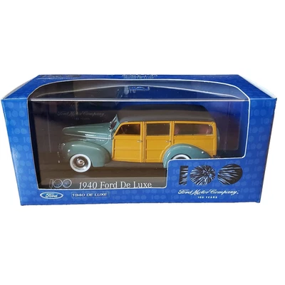 1940 Ford De Luxe Woody Paul's Model Art Minichamps Diecast 1:43 - Image 1 of 4