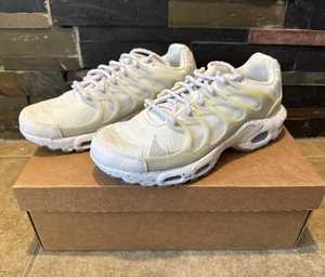 Nike Air Max Plus Terrascape Schuhe weiß platin DQ3977 Herren Größe 6,5 Wmns 8 - Bild 1 von 8