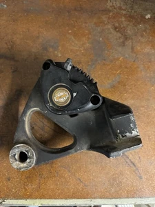 Pinza de freno trasera y soporte 82-86 Harley Davidson FXR/SPORTSTER/SOFTTAIL - Imagen 1 de 5