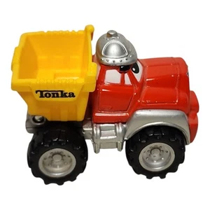 2000 Tonka Maisto Red Dump Truck Truck Lil Chuck And Friends 1:64 Diecast Toy - Picture 1 of 9