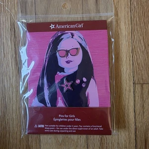 American Girl Pins für Mädchen Stern und Brille für Shirt Hut Rucksack Jacke - Bild 1 von 7