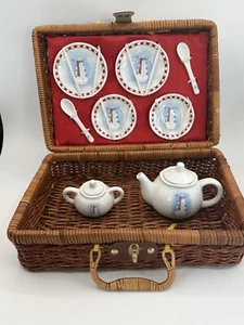 CHILD'S TOY PICNIC TEA SET WICKER BASKET SNOWMAN - Picture 1 of 3