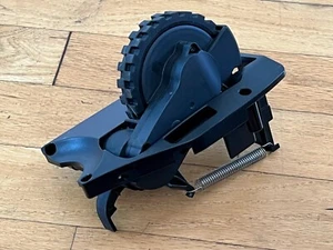 RICAMBIO originale Shark Matrix UR2350S - Gruppo ruota sinistra con motore - Foto 1 di 3
